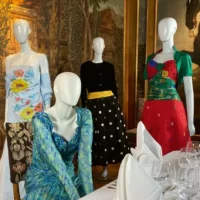 På Torups slott visas utställningen Jaktbal på slottet