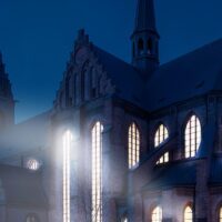 Spektral, en konstinstallation i S:t Petri kyrka från skymning till gryning