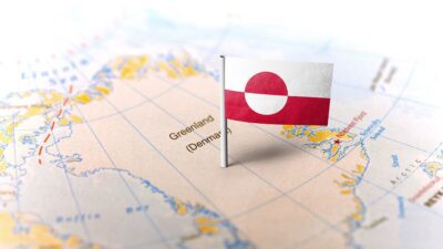 Stormaktspolitik över huvudet på Grönland väcker ilska