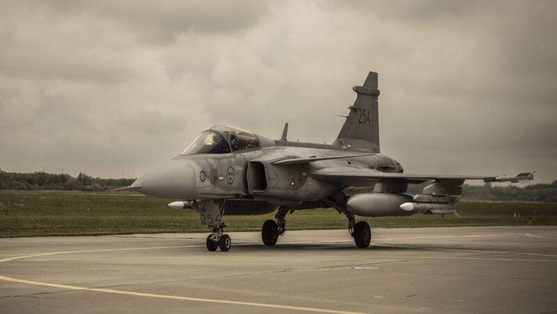Svenska stridsflyg från F 17 i ny Nato-insats skyddar logistikhubb i Polen