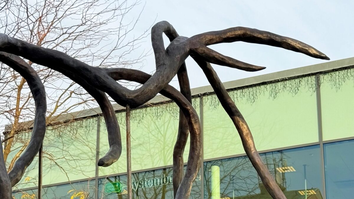 Offentliga konstverket KVARLEVA av konstnären Hanni Kamaly på Botulfsplatsen i Lund